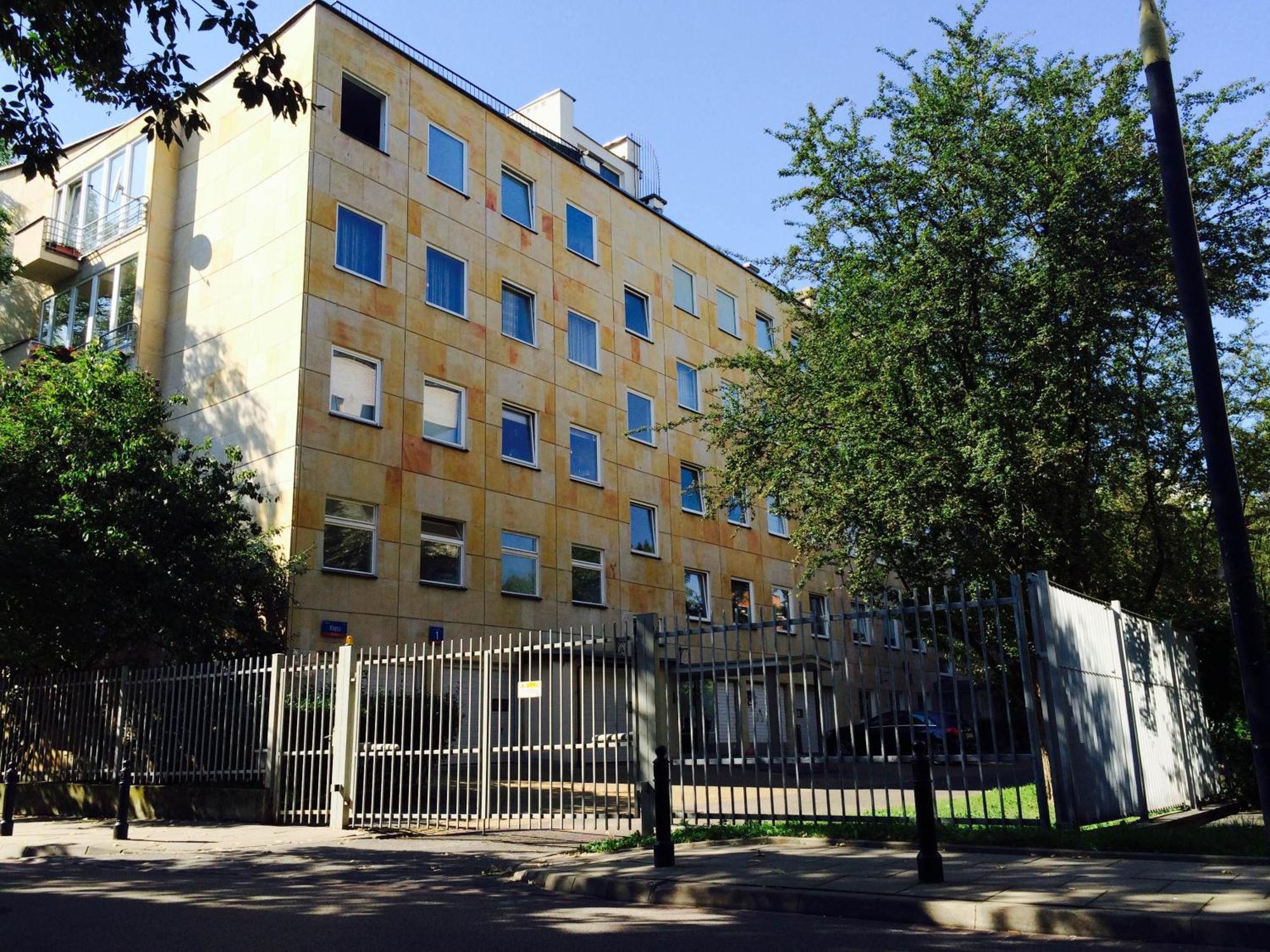 Апартаменты Lovely Lux Garden Flat Near Royal Park Варшава Экстерьер фото