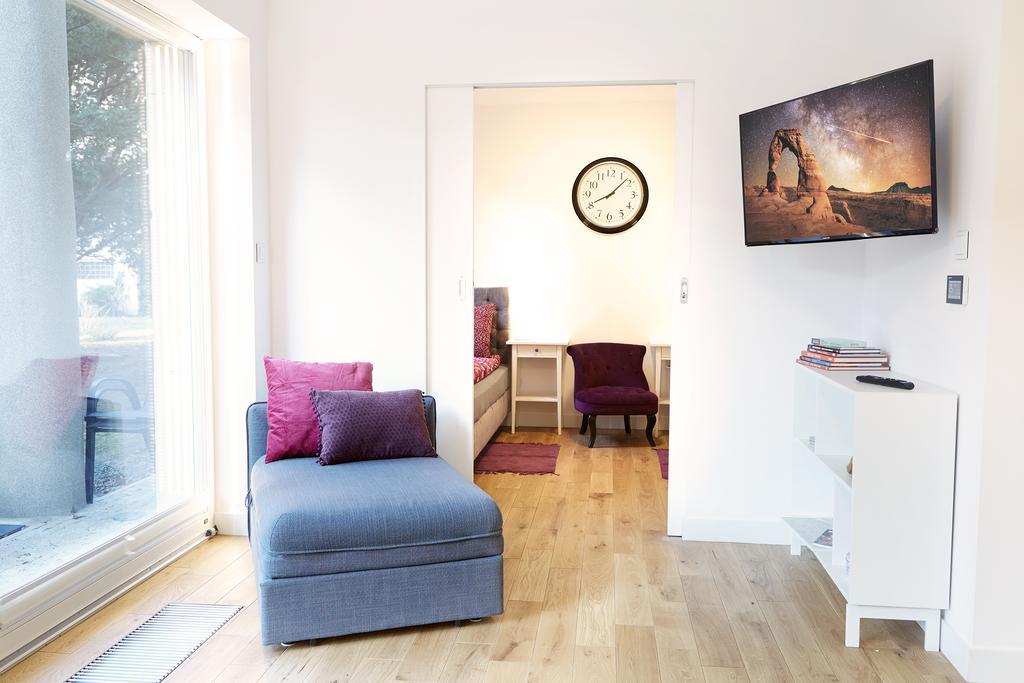 Апартаменты Lovely Lux Garden Flat Near Royal Park Варшава Экстерьер фото