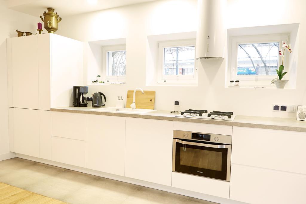 Апартаменты Lovely Lux Garden Flat Near Royal Park Варшава Экстерьер фото